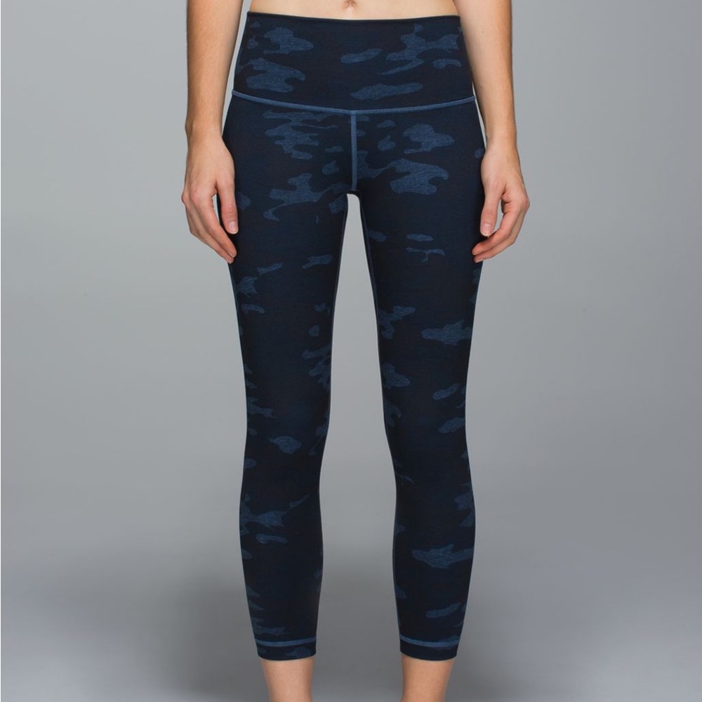 Lululemon wunder under 7/8 legging in blue camo